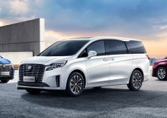 别克gl8商务车带司机一天租金多少钱 别克gl8商务车带司机一天租金多少钱